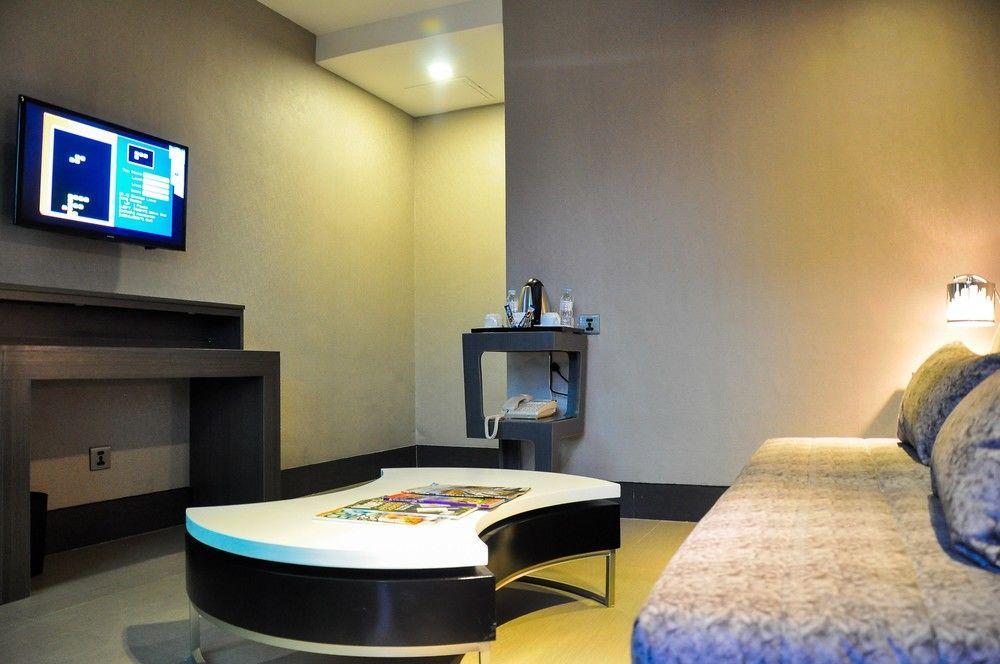 Eloisa Royal Suites Lapu-Lapu City Eksteriør billede