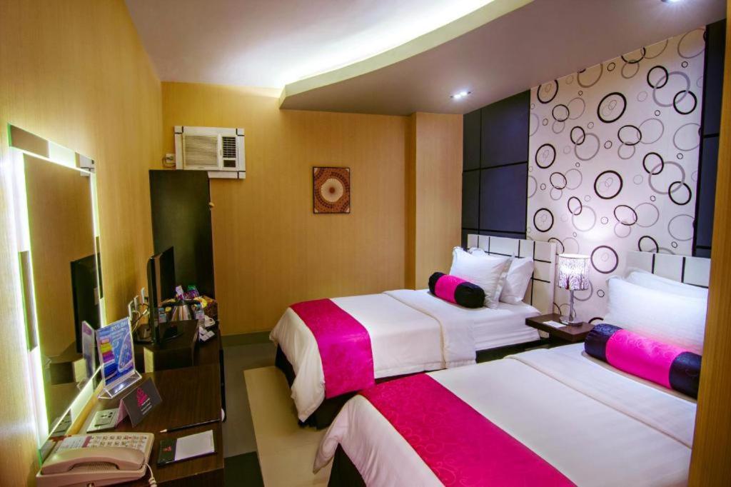 Eloisa Royal Suites Lapu-Lapu City Eksteriør billede