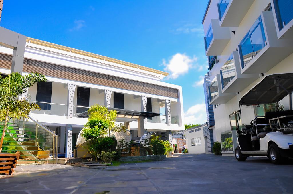 Eloisa Royal Suites Lapu-Lapu City Eksteriør billede