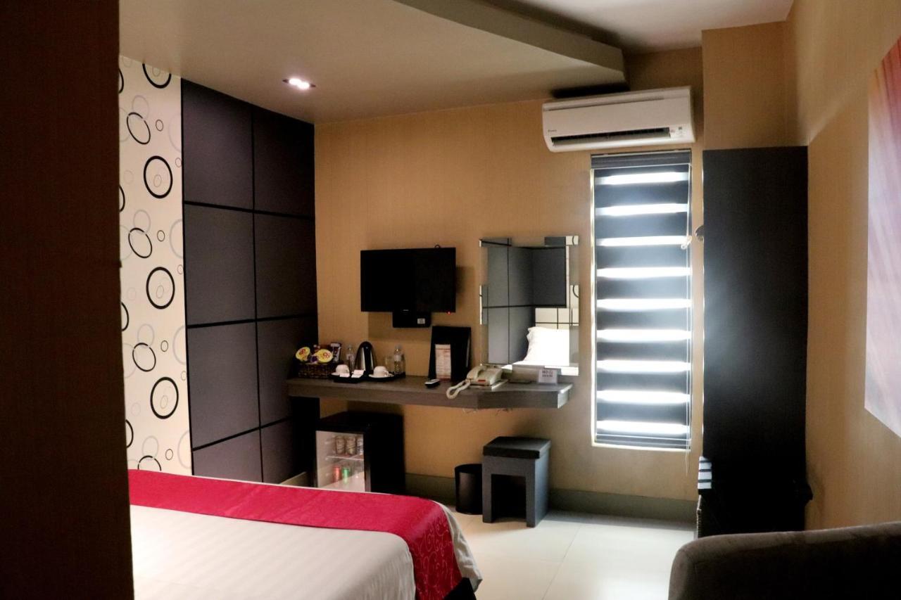 Eloisa Royal Suites Lapu-Lapu City Eksteriør billede